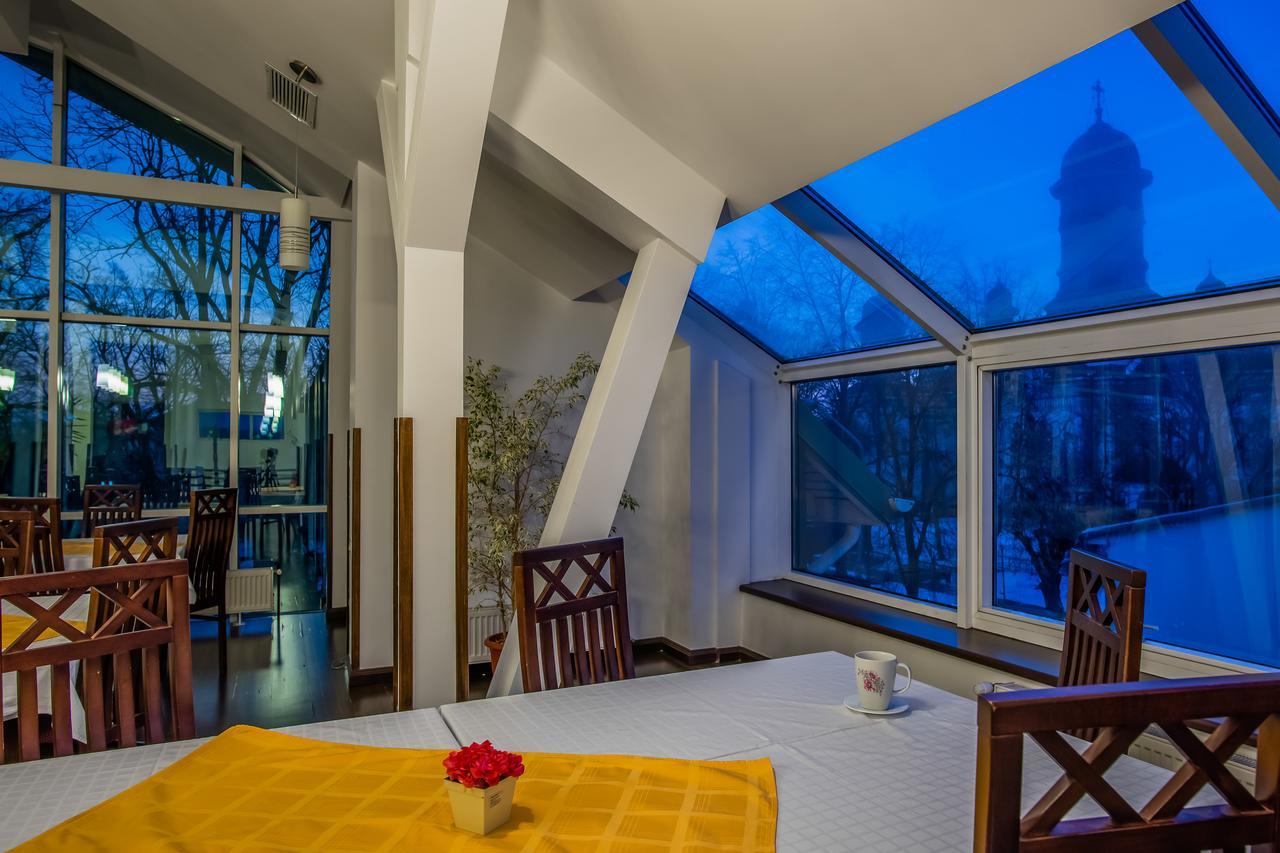 Hotel Maria Rădăuţi 외부 사진